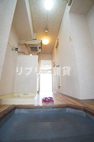 川上ビルの玄関