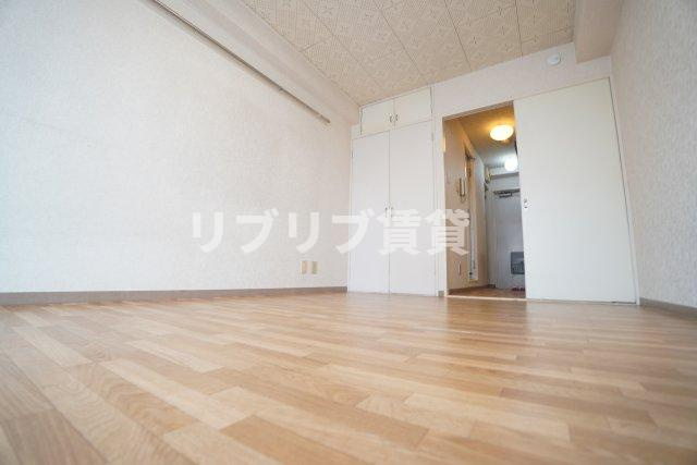 川上ビルの居間・リビング