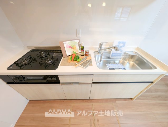 ライオンズマンション小平美園町のキッチン|【Life without end】
◆心地よさを求めて◆終わりのない暮らしづくりはキッチンから始まる。食事は暮らしの中でとても重要。お洒落なキッチンを使用すれば空間の居心地良さが変わる。