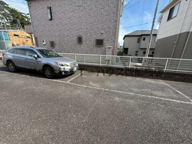 グラーツ弐番館の駐車場