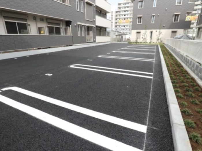 リノアイーナの駐車場