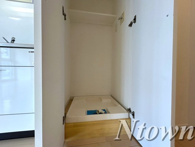 【設備】 | LaSante葵 | 洗濯機置き場です。