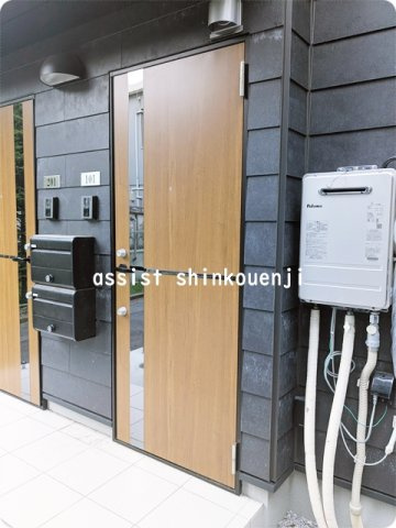 フォレストハウス方南町のエントランス