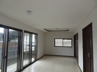 【居間・リビング】 | 川西市緑台1丁目9の4　中古一戸建て