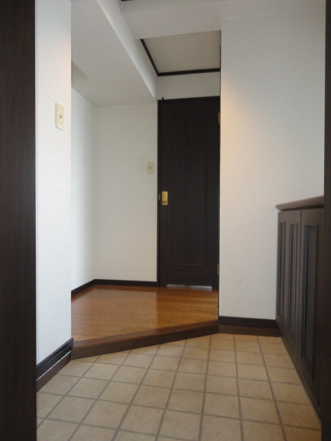 ライオンズマンション日吉町の玄関|きれいな玄関です※別間取りのお写真になります