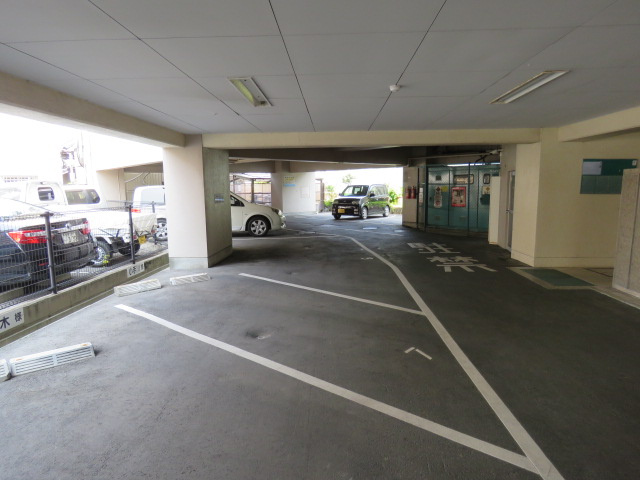 【駐車場】 | サンフレンドビル
