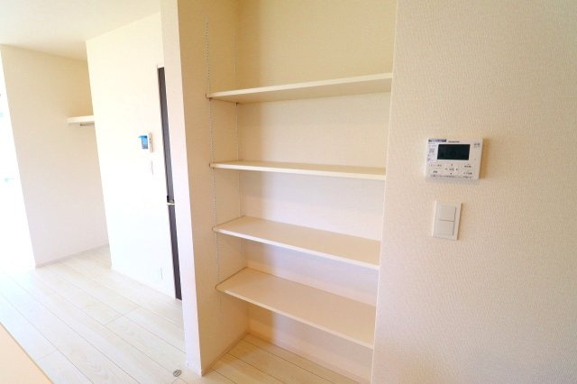 郡山市東原１丁目　　　３号棟　　　富田東小学校、富田中学区の収納
