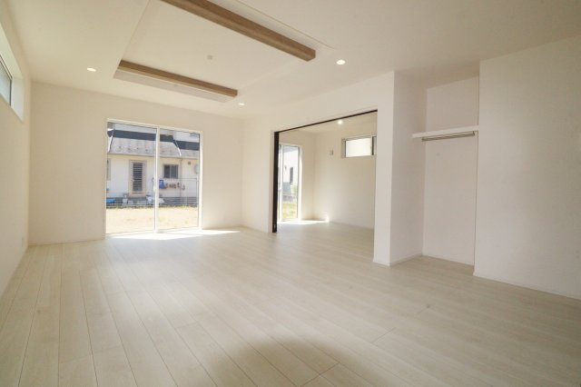 郡山市東原１丁目　　　３号棟　　　富田東小学校、富田中学区の居間・リビング