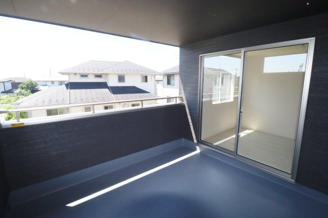 郡山市東原１丁目　　　３号棟　　　富田東小学校、富田中学区のバルコニー