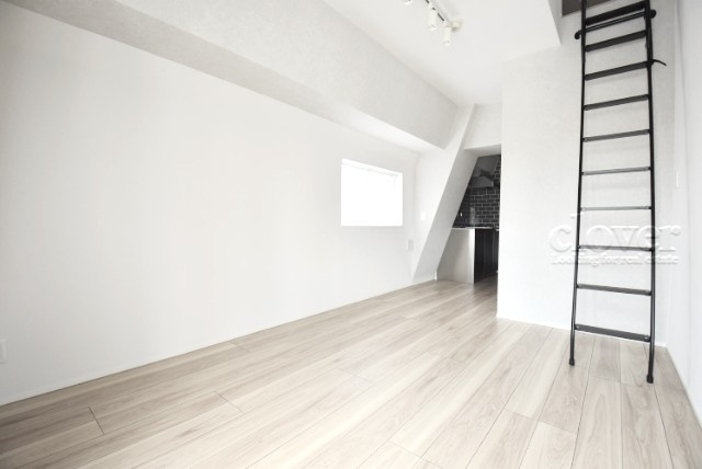 【居間・リビング】 | メインステージ入谷 | くつろぎの空間であるLDKの様子。安心してくつろげるよう派手さは控えて、さりとて地味すぎもせず、あなたの生活を彩ってくれます。～即日のご見学可能～　お問合せはお気軽にどうぞ。