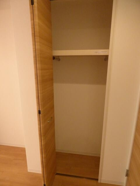 アクシーズ新都心の収納|※同建物別部屋参考写真