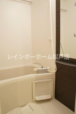 仲介手数料（賃料の1.10ヵ月）の50％OFF対象物件！の浴室|ゆったり過ごせるお風呂です