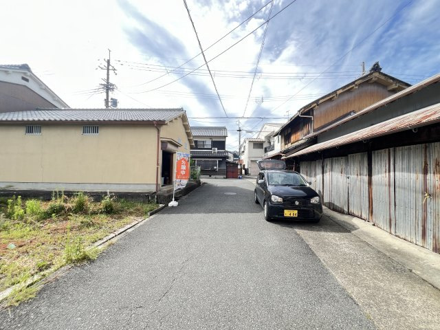 桜井市大字桜井の売地の前面道路含む現地写真