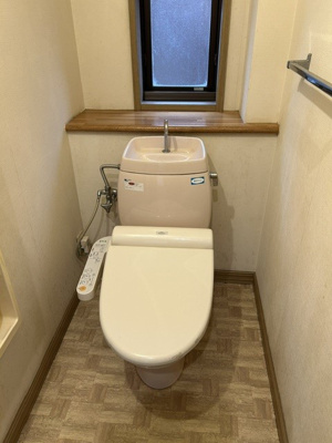 【トイレ】 | 若葉台３丁目　中古戸建 | ２階　トイレ