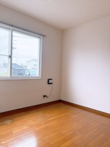 キャニオン十和田B棟の洋室|落ち着いた色調の洋室です