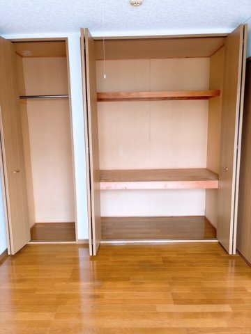 キャニオン十和田B棟の収納|たっぷりとした収納スペースです