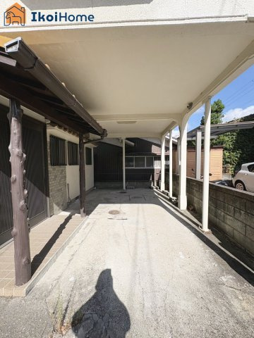 神戸市西区玉津町今津　中古戸建の駐車場|●年中無休：当日予約可●お車1台駐車可能です！明石駅まではバス乗車10分でご利用も可能です！