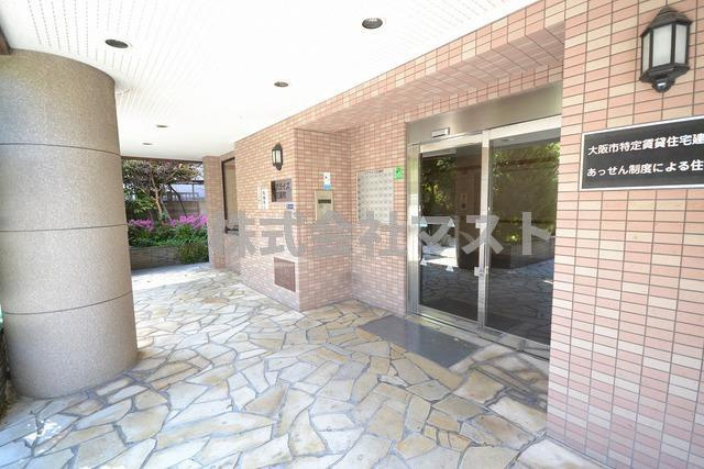 リアライズ花園町のエントランス