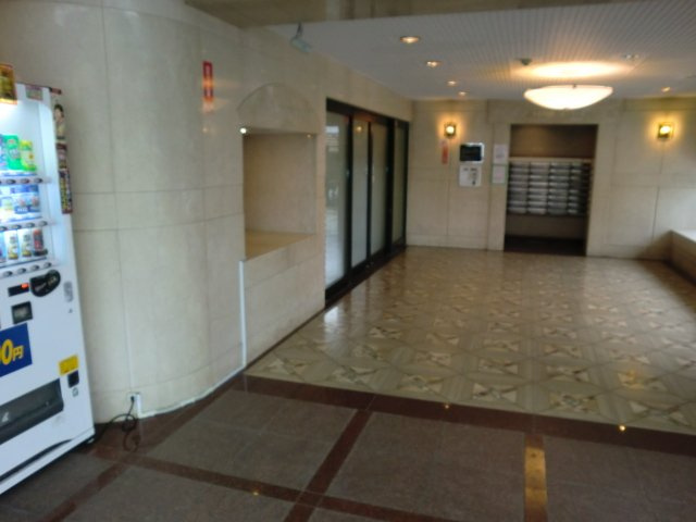 大阪市淀川区塚本３丁目の賃貸マンションのエントランス