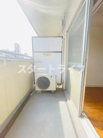 大阪市淀川区木川東３丁目の賃貸マンションのバルコニー