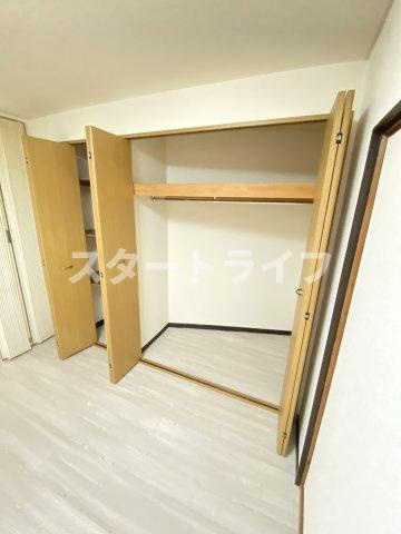 大阪市淀川区木川東４丁目の賃貸マンションの収納