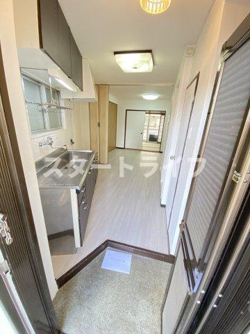 大阪市淀川区木川東４丁目の賃貸マンションの玄関