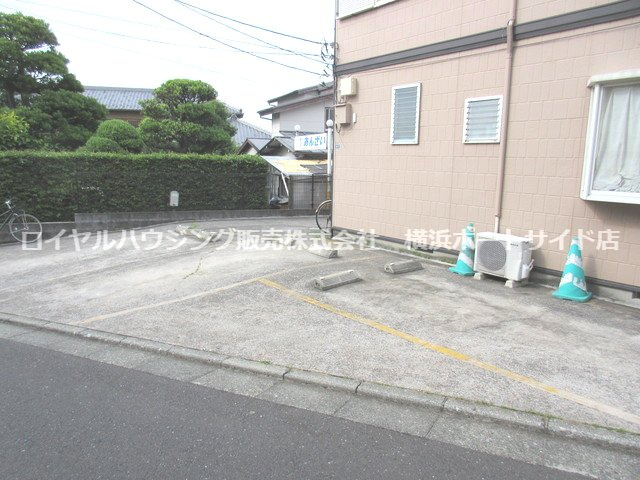 【駐車場】