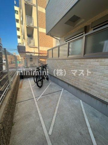 大阪市西成区長橋３丁目の賃貸マンションの駐車場