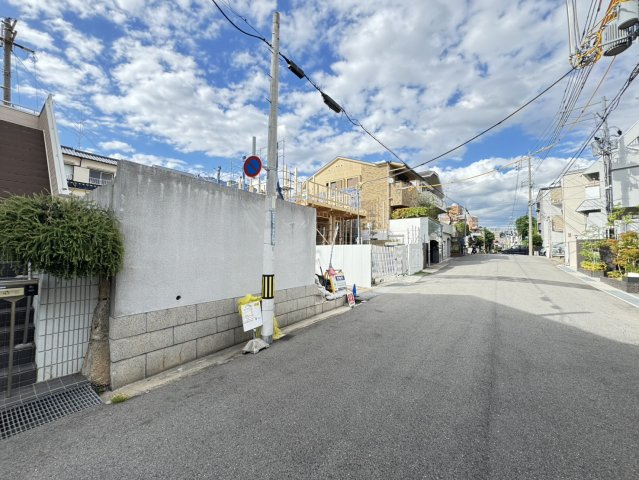 篠原本町５丁目売土地の前面道路含む現地写真