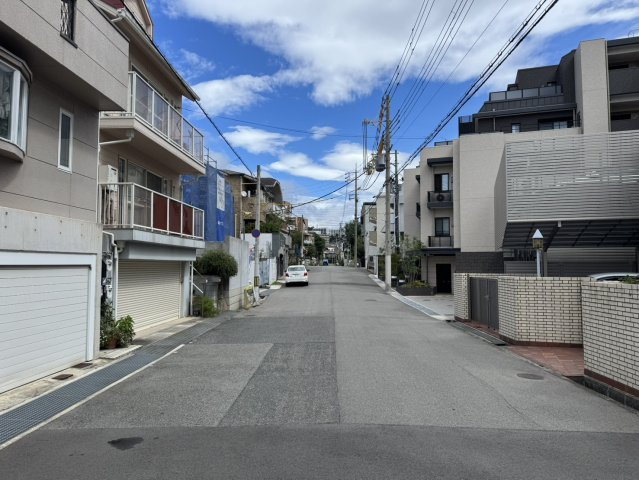 篠原本町５丁目売土地の前面道路含む現地写真