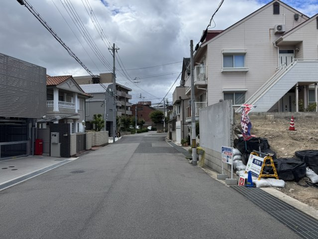 篠原本町５丁目売土地の前面道路含む現地写真