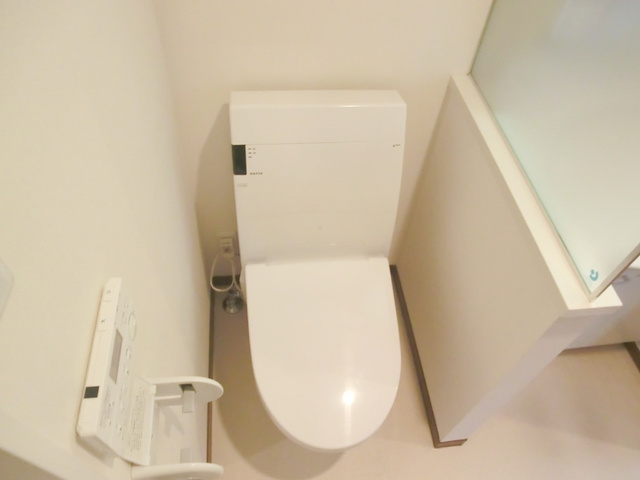 ＰＡＬＥＲＭＯ　ＡＮＮＥＸのトイレ|温水洗浄機能付きトイレです