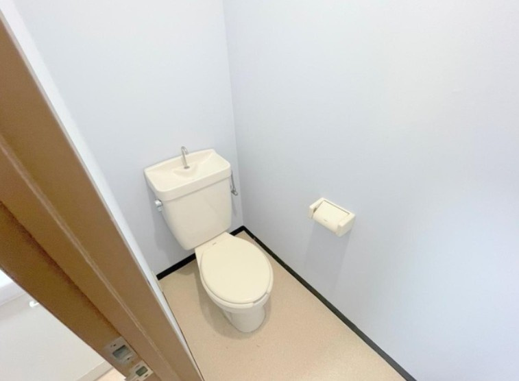 フォーシーズンのトイレ|※別部屋参考写真