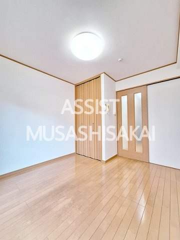 ソフィア武蔵野の居間・リビング|写真：設備同仕様の別物件です