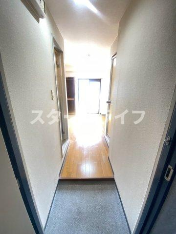 大阪市東淀川区淡路１丁目の賃貸マンションの玄関