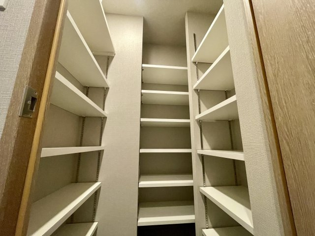 MJR熊本ゲートタワーの収納|シューズインクローゼットは靴以外にも収納ができる広さで玄関回りをスッキリできます