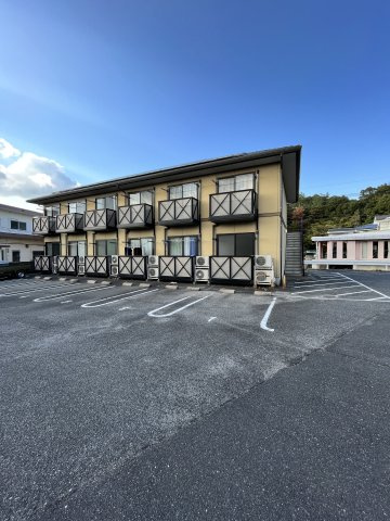 リッシュ城ケ丘A棟の外観