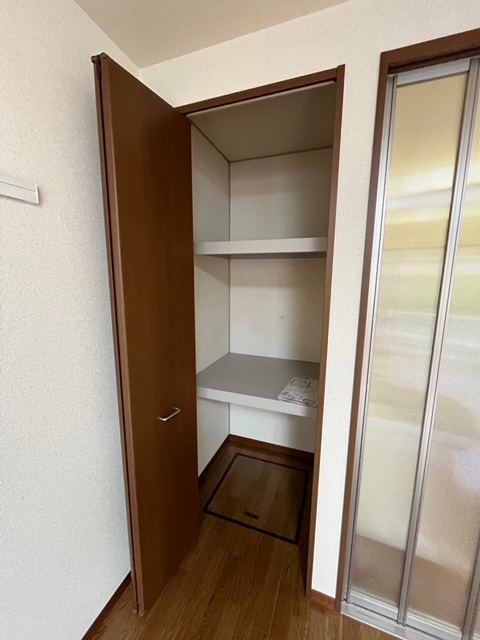 リッシュ城ケ丘A棟の収納