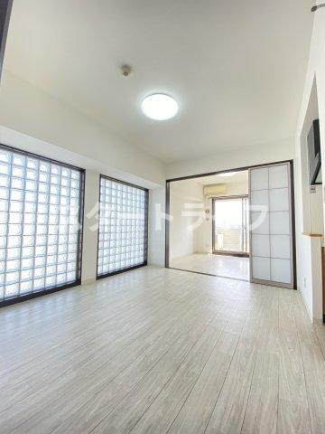 大阪市東淀川区東中島２丁目の賃貸マンションの居間・リビング