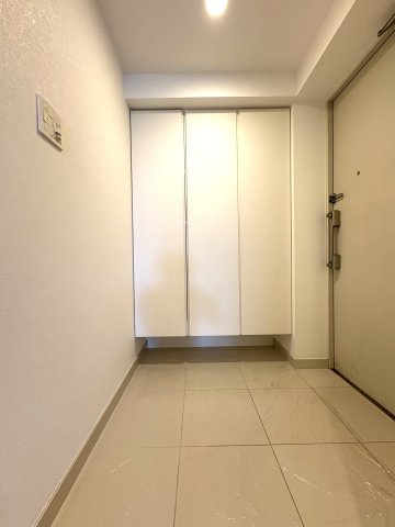 Life by the Sea.  海まで、いつもの散歩道。の玄関