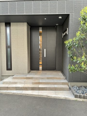 【エントランス】 | AJOUREE YOGA