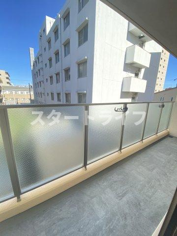 大阪市淀川区木川東１丁目の賃貸マンションのバルコニー