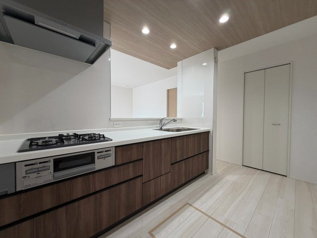 グラファーレ　岡崎市細川町2期のキッチン|上等な設備を備えたキッチン空間。上品な暮らしに寄り添う、格別なこだわりの詰まった空間です。									
									
