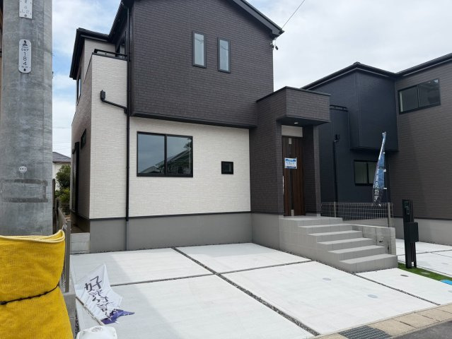 グラファーレ　岡崎市細川町2期の外観|落ち着いた色合いと上品な質感の外観は、家族の成長とともに永く愛せるデザインを実現しています。									
									
