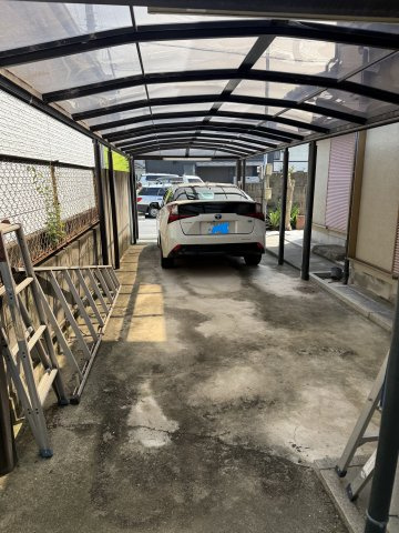 伊伝居戸建ての駐車場