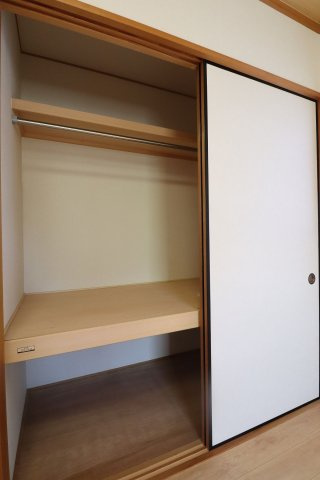 花畑中垣貸家の収納