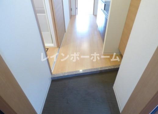 ルネス　カメリアの玄関