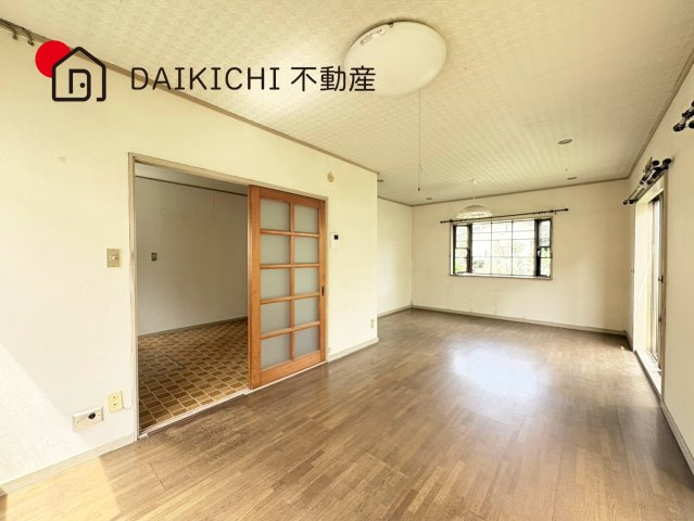 【居間・リビング】 | 北本市下石戸　中古戸建