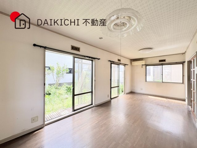 【居間・リビング】 | 北本市下石戸　中古戸建