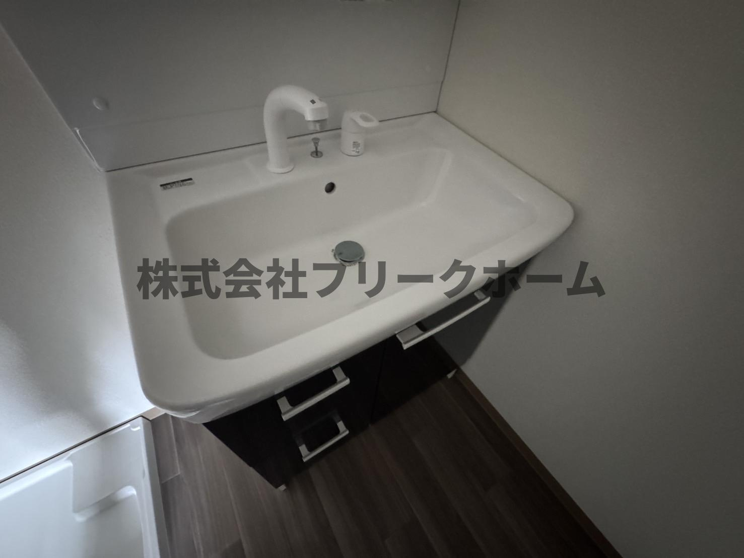 三鷹市井の頭１丁目のアパートの独立洗面台